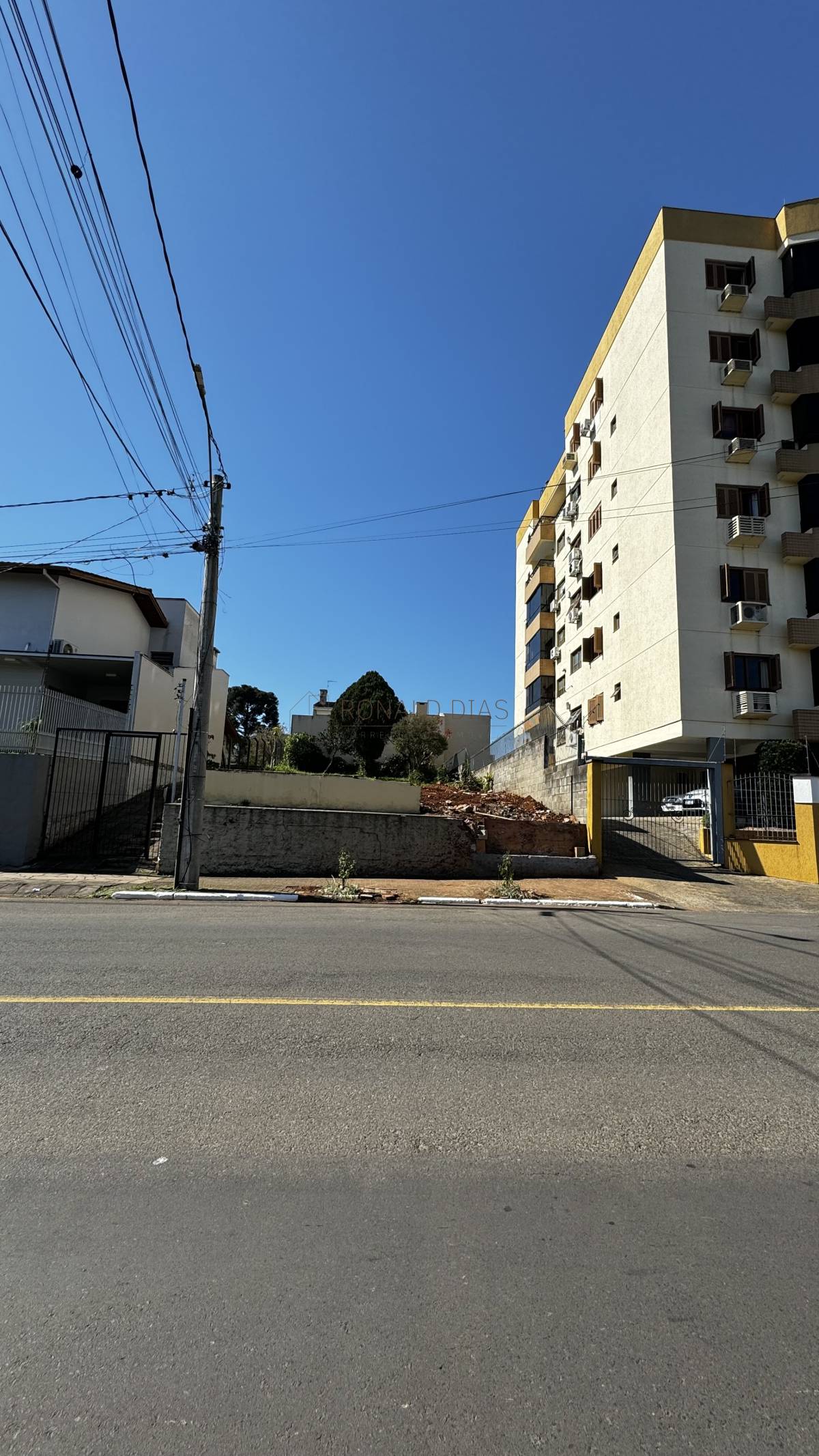 Terreno à venda no Centro de Dois Irmãos